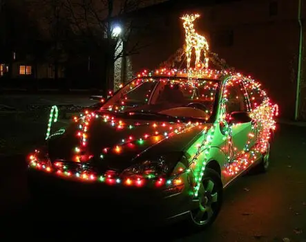 How To Put Christmas Lights On Your Car: See The Type Of Lights You Can ...