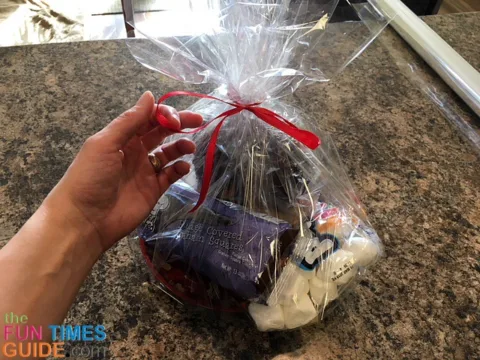 See the steps I used to create these Christmas gift baskets.