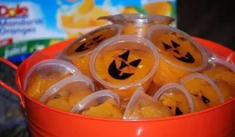 The Best Halloween Candy To Hand Out: A List Of Halloween Treats For Kids That Trick-Or-Treaters Rarely Receive But They Really Enjoy!