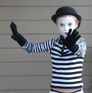 kids-mime-halloween-costume-by-Noel_Zia_Lee.jpg