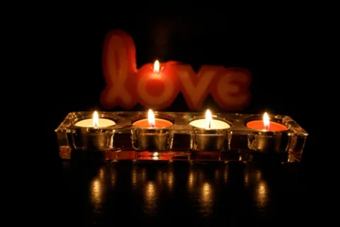 romantic valentines day ideas - love candles