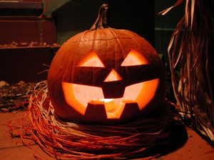 pumpkin-carving-big-toothed-jack-o-lantern-by-jeffk.jpg