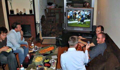 9 Family- Friendly Ideas For Throwing The Best Superbowl Parties