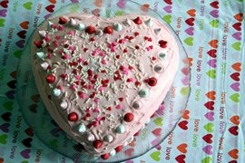 valentines-day-cake-by-freakgirl.jpg